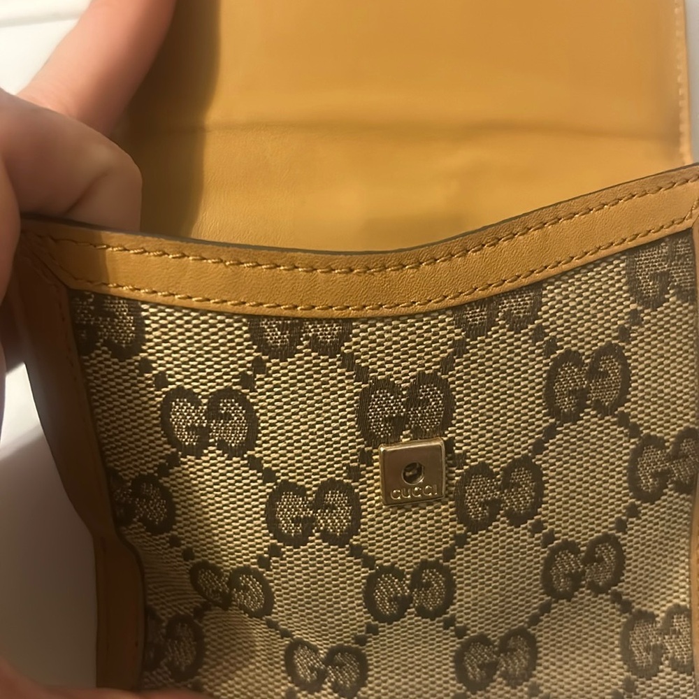 Gucci Brown Monogram Wallet with Iconic GG Pattern - Picture 6 of 9